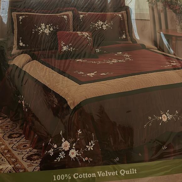 NIB Sierra Home Collection Red Velvet Ribbon embroidered quilt w 2 pillow shams - Picture 1 of 3
